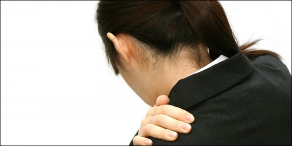 肩こりでほうれい線