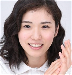 松岡茉優のシワ